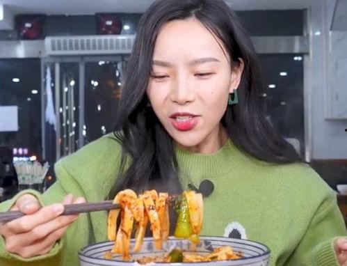 小贝饿了爆料视频大全集,揭秘美食探店达人独家爆料视频全集  第2张